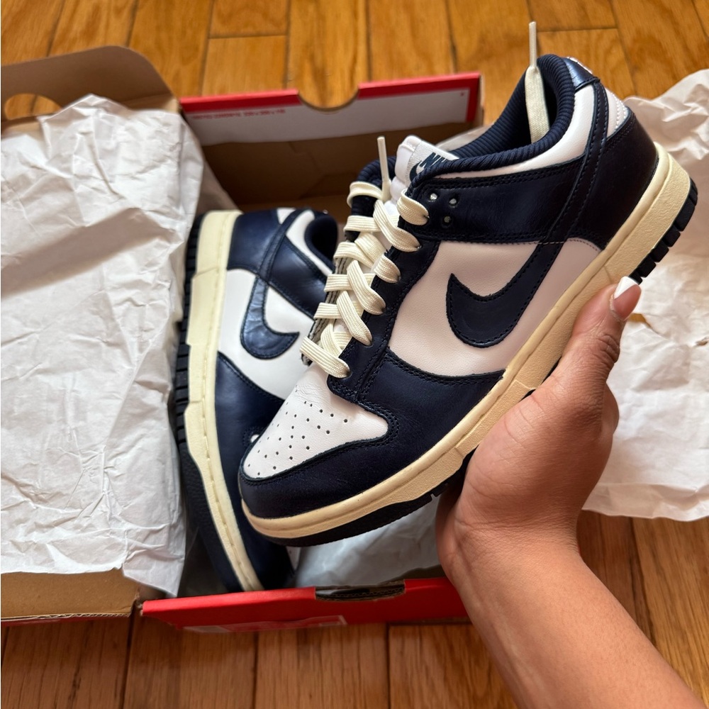 Nike Dunk women’s sneaker “Vintage Navy”